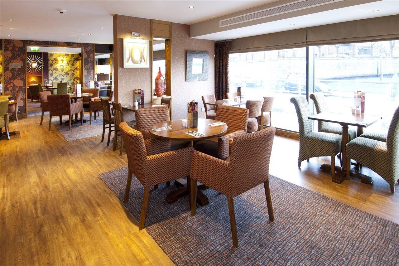Premier Inn Bradford Central ภายนอก รูปภาพ