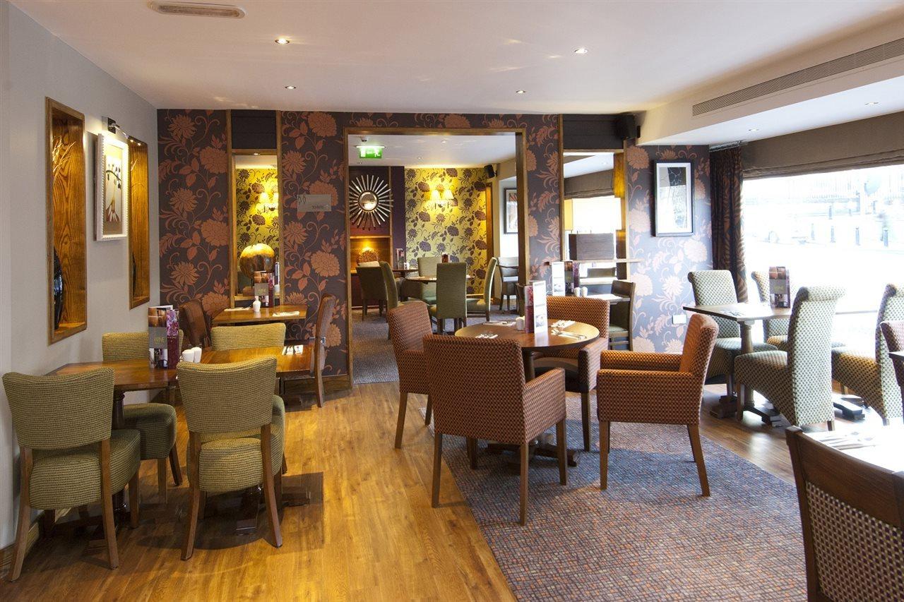 Premier Inn Bradford Central ภายนอก รูปภาพ