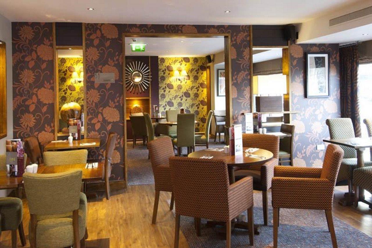 Premier Inn Bradford Central ภายนอก รูปภาพ