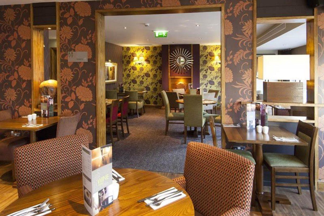 Premier Inn Bradford Central ภายนอก รูปภาพ
