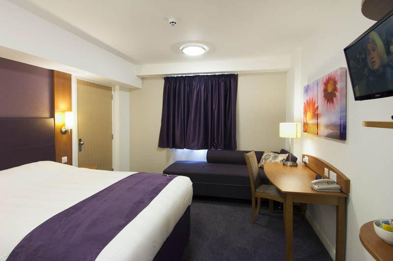 Premier Inn Bradford Central ภายนอก รูปภาพ