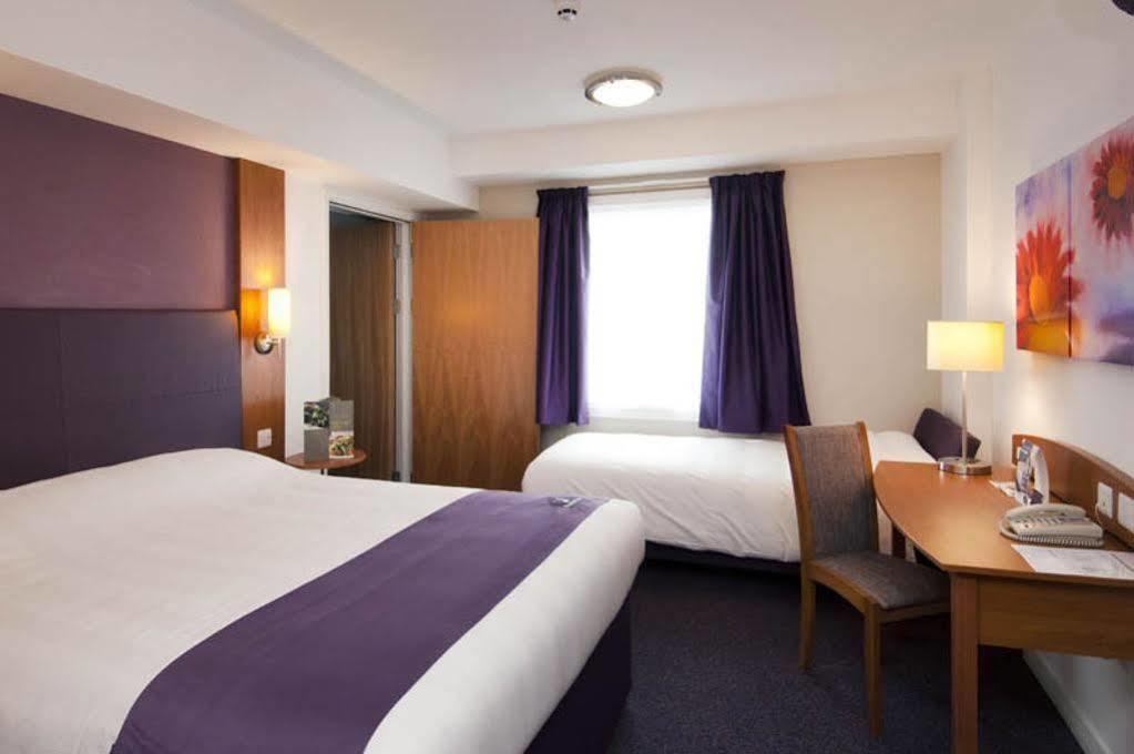 Premier Inn Bradford Central ภายนอก รูปภาพ