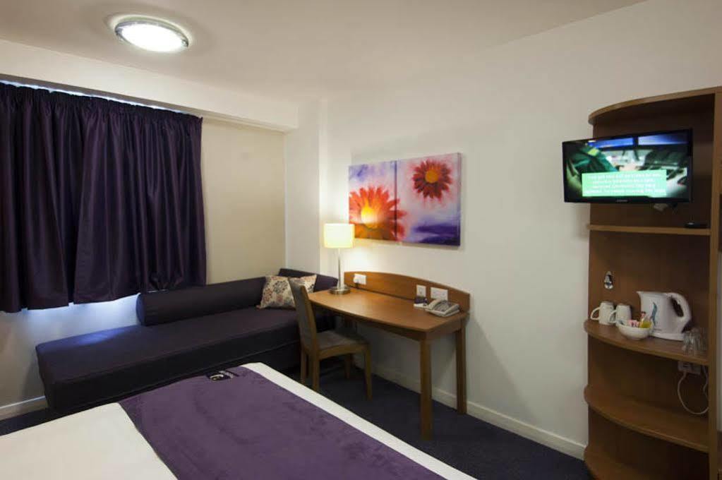 Premier Inn Bradford Central ภายนอก รูปภาพ