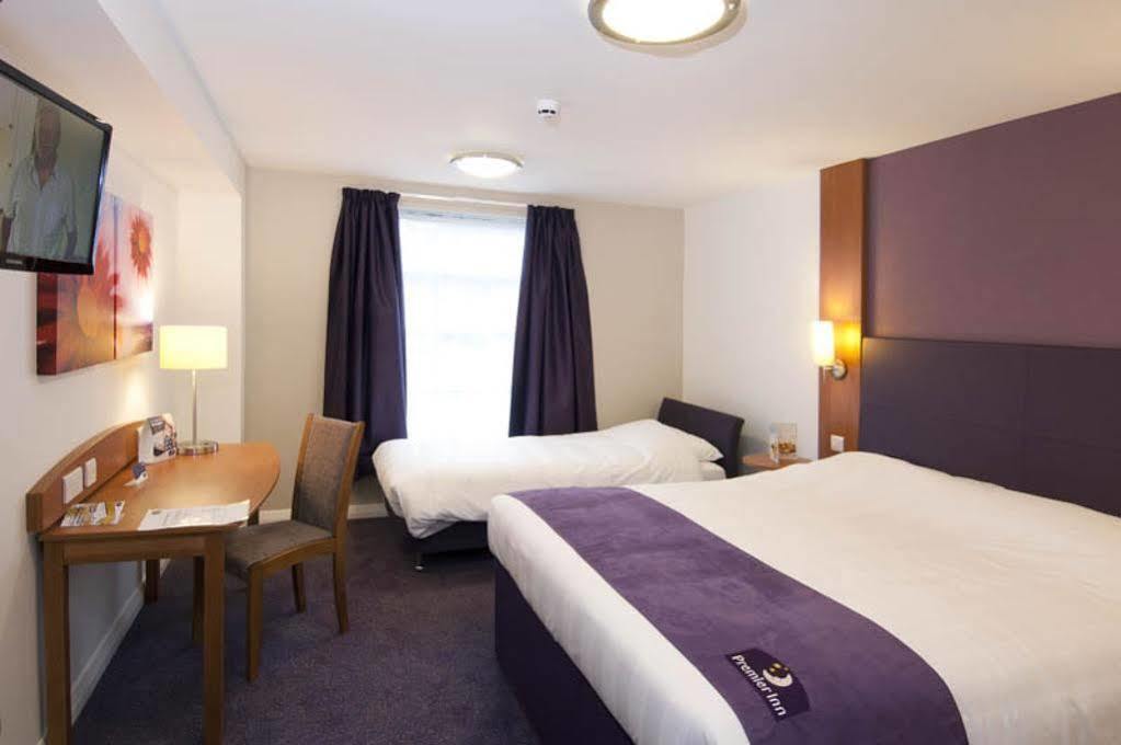 Premier Inn Bradford Central ภายนอก รูปภาพ