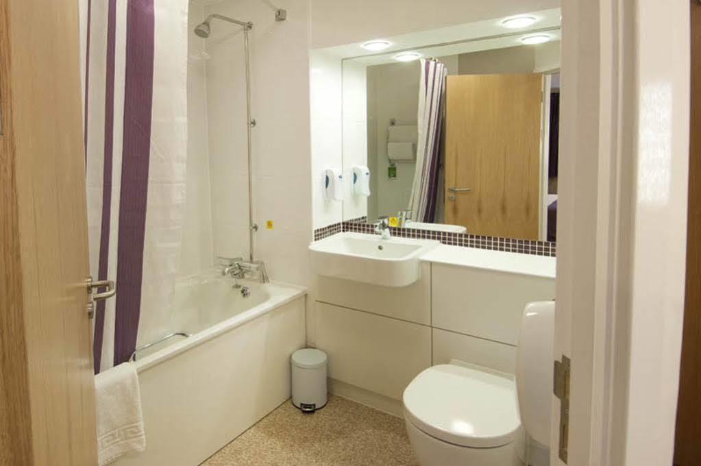 Premier Inn Bradford Central ภายนอก รูปภาพ