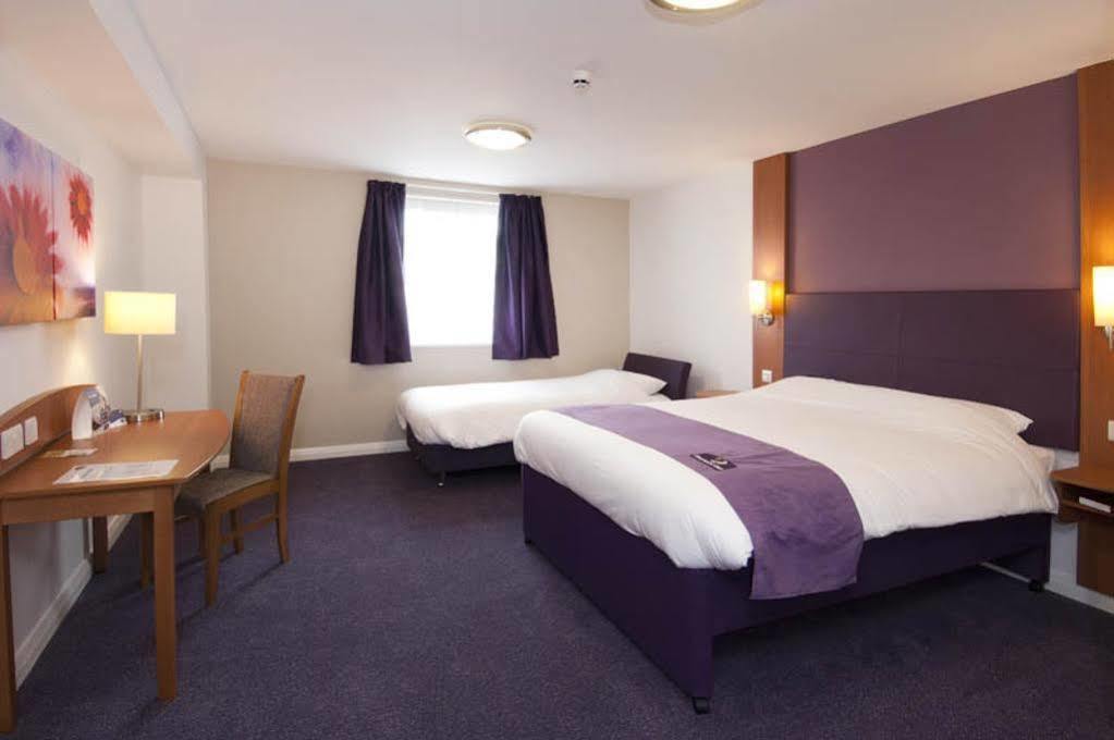 Premier Inn Bradford Central ภายนอก รูปภาพ